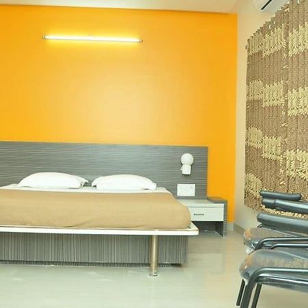 Sandesh Resort Wai Esterno foto