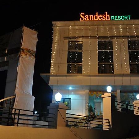 Sandesh Resort Wai Esterno foto