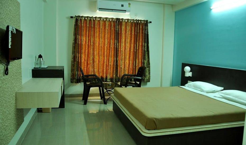 Sandesh Resort Wai Esterno foto