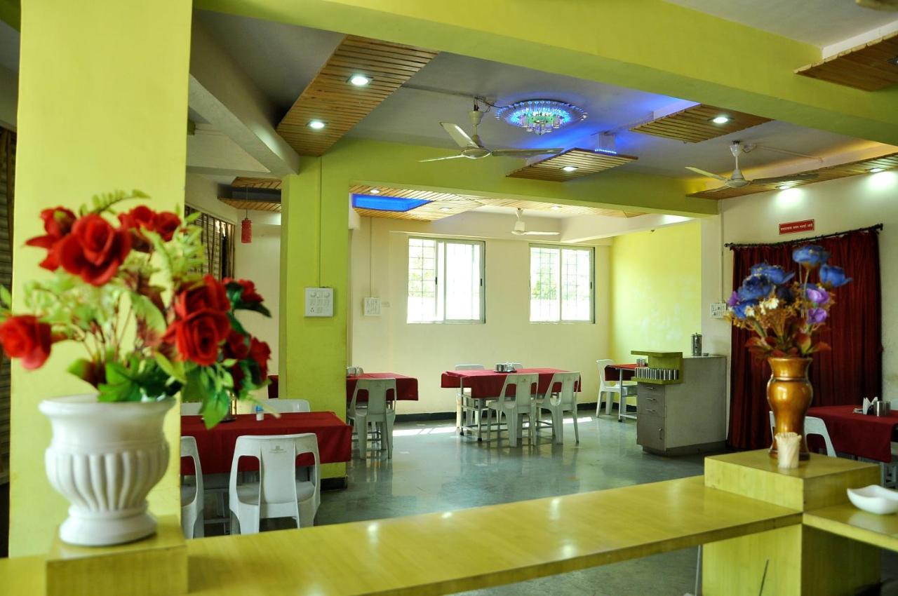 Sandesh Resort Wai Esterno foto
